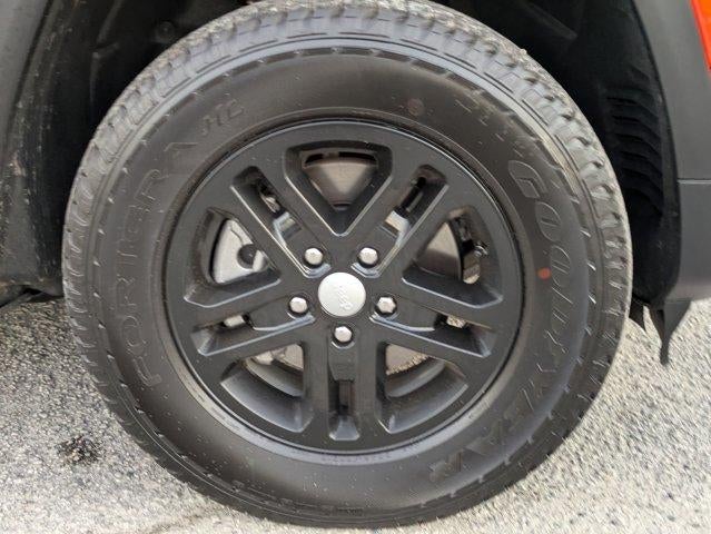 2025 Jeep Grand Cherokee Laredo 4x4