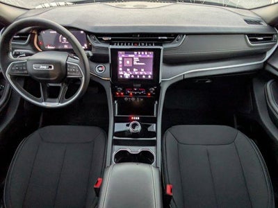 2025 Jeep Grand Cherokee Laredo 4x4