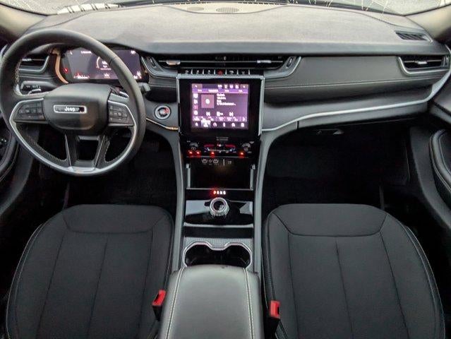 2025 Jeep Grand Cherokee Laredo 4x4