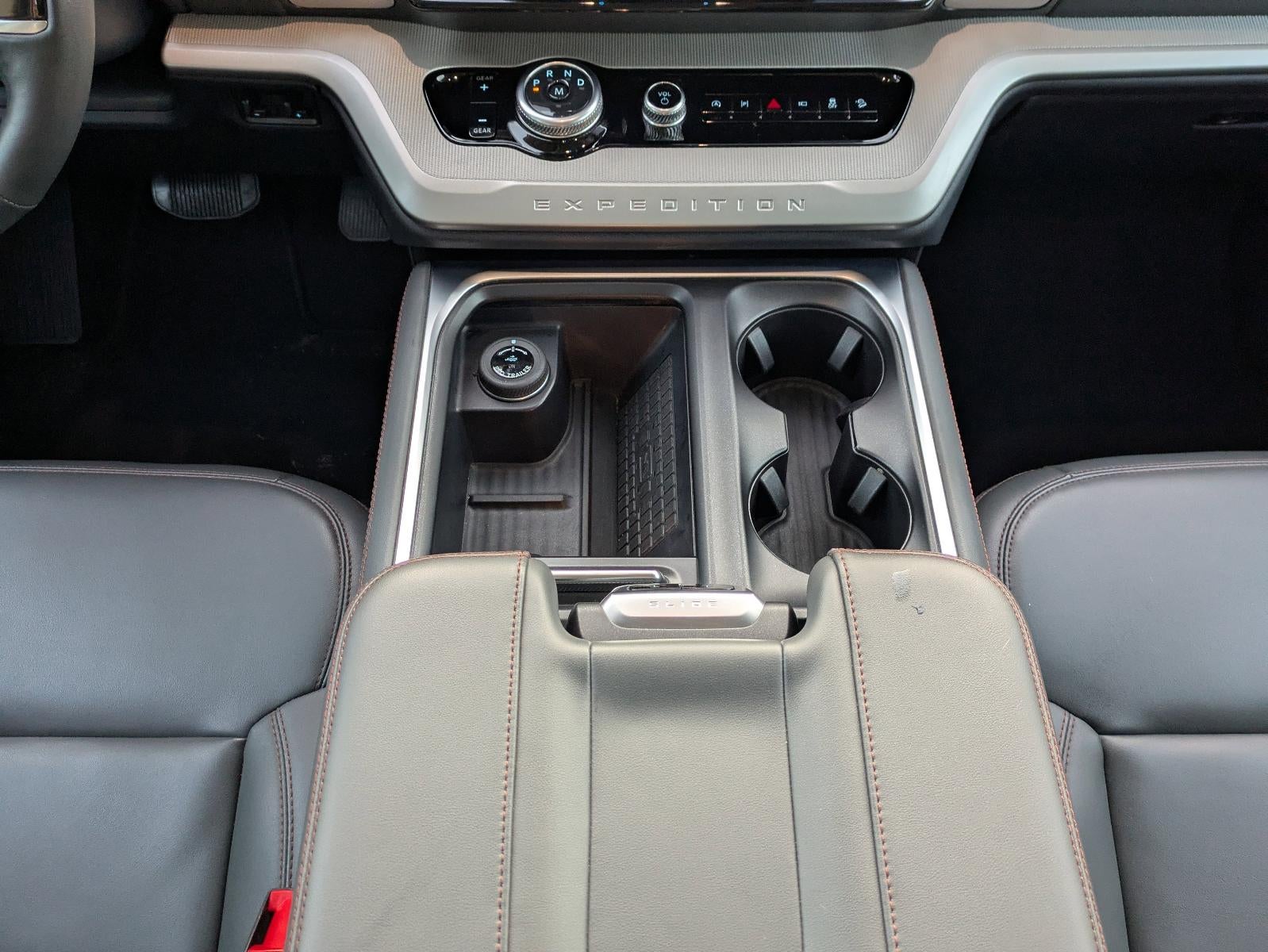 2025 Ford Expedition Active 4x4