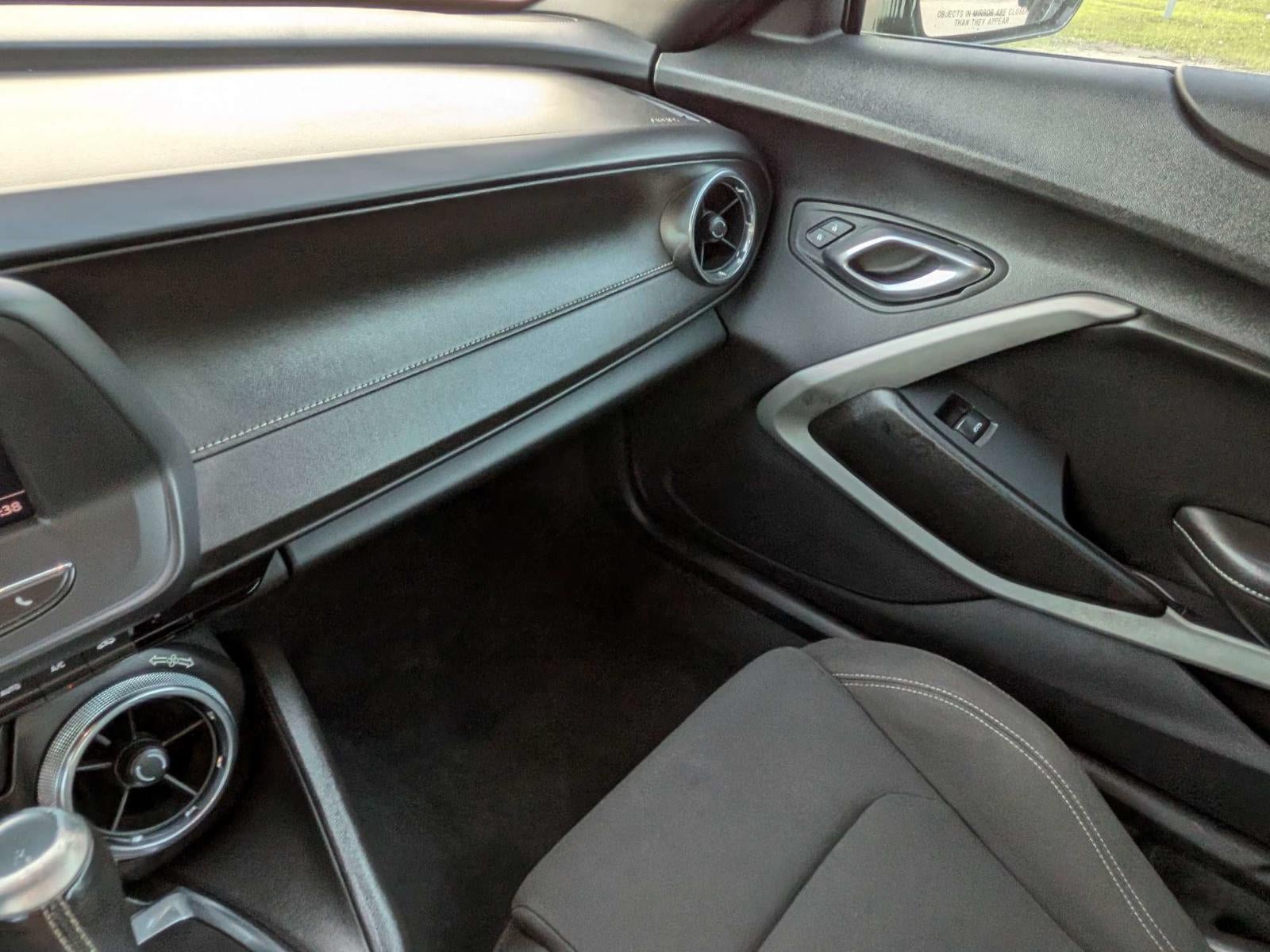 2023 Chevrolet Camaro 2dr Convertible 1LT