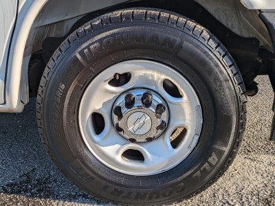 2020 Chevrolet Express Passenger 2500 2500 Regular Wheelbase Rear-Wheel Drive 1LT