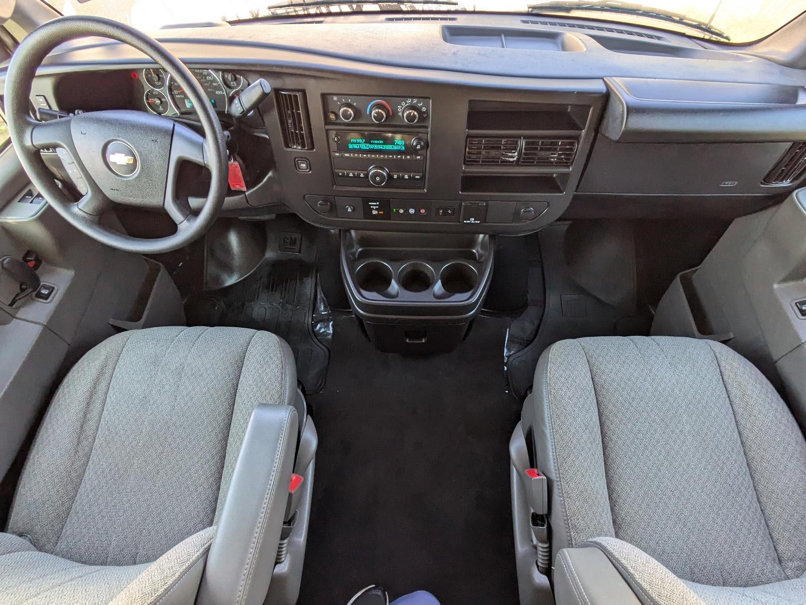 2020 Chevrolet Express Passenger 2500 2500 Regular Wheelbase Rear-Wheel Drive 1LT