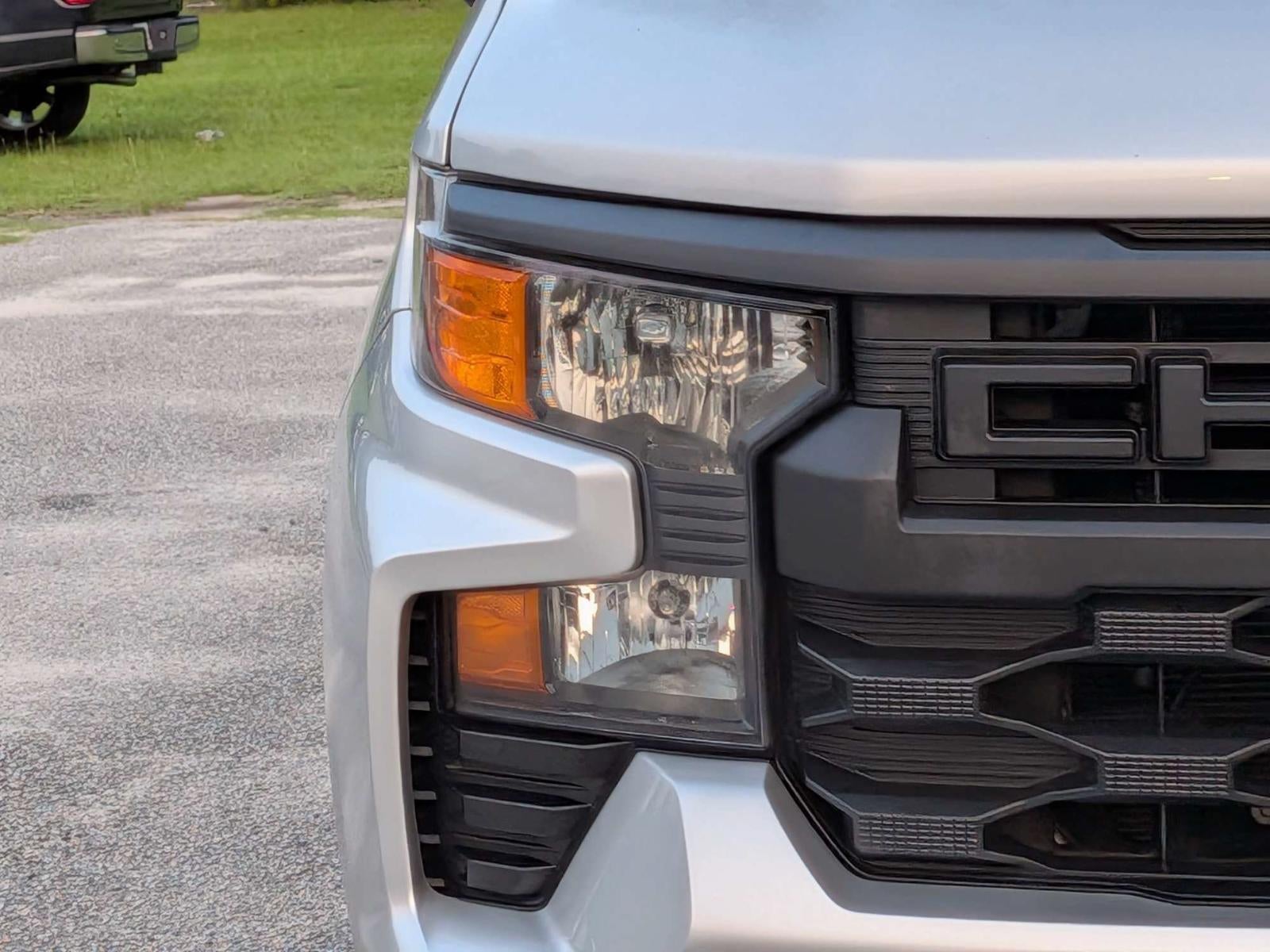 2022 Chevrolet Silverado 1500 Crew Cab Short Box 2-Wheel Drive Custom
