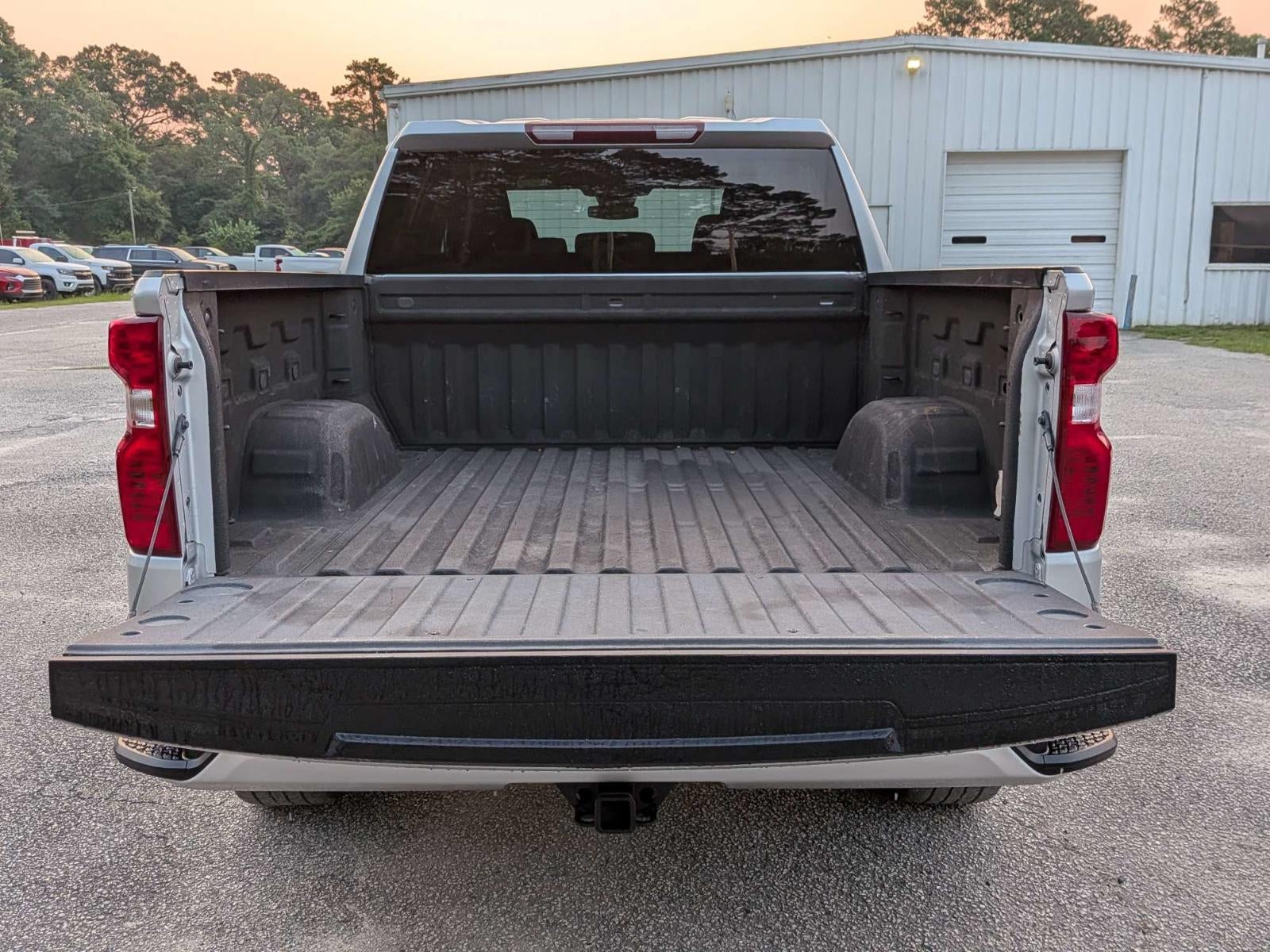 2022 Chevrolet Silverado 1500 Crew Cab Short Box 2-Wheel Drive Custom
