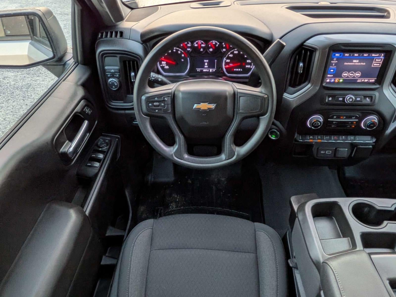 2022 Chevrolet Silverado 1500 Crew Cab Short Box 2-Wheel Drive Custom
