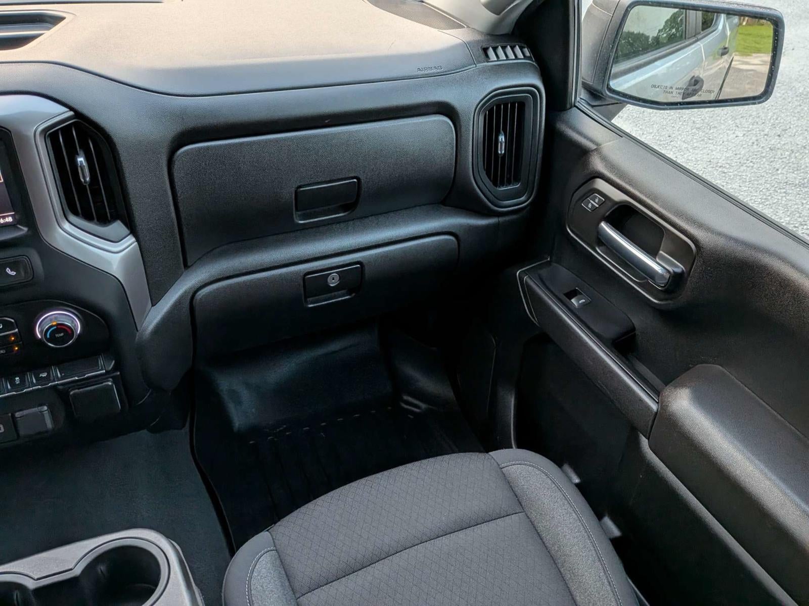 2022 Chevrolet Silverado 1500 Crew Cab Short Box 2-Wheel Drive Custom