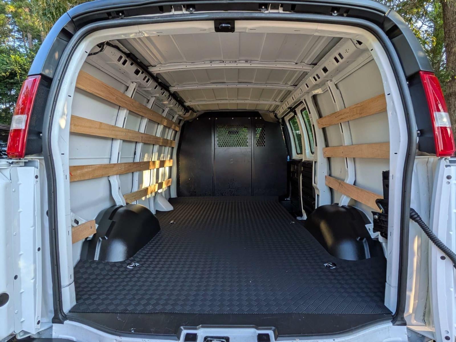 2025 Chevrolet Express Cargo 2500 Regular Wheelbase Rear-Wheel Drive