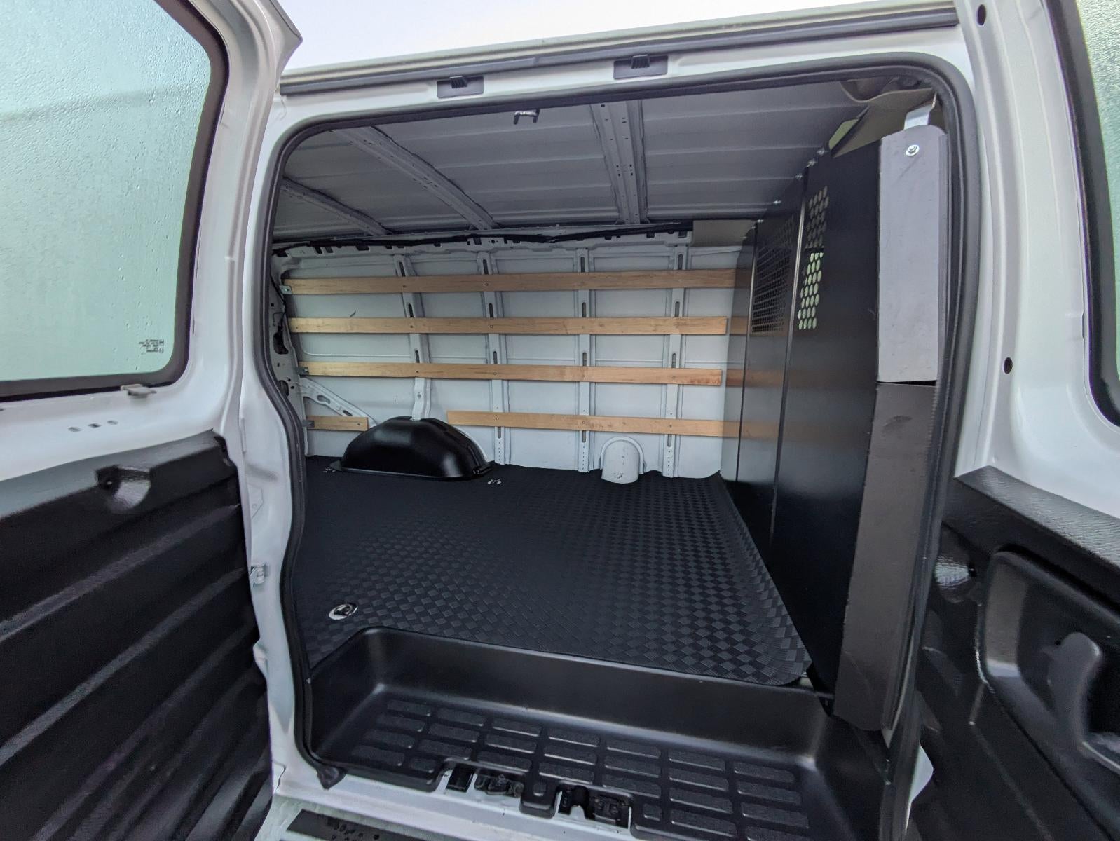 2024 Chevrolet Express Cargo 2500 2500 Regular Wheelbase Rear-Wheel Drive