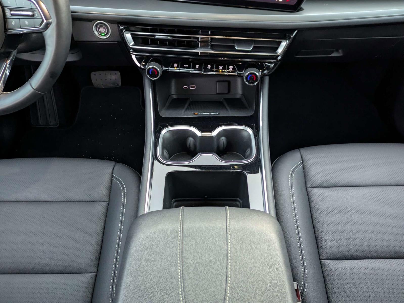2025 Chevrolet Traverse LT w/1LT