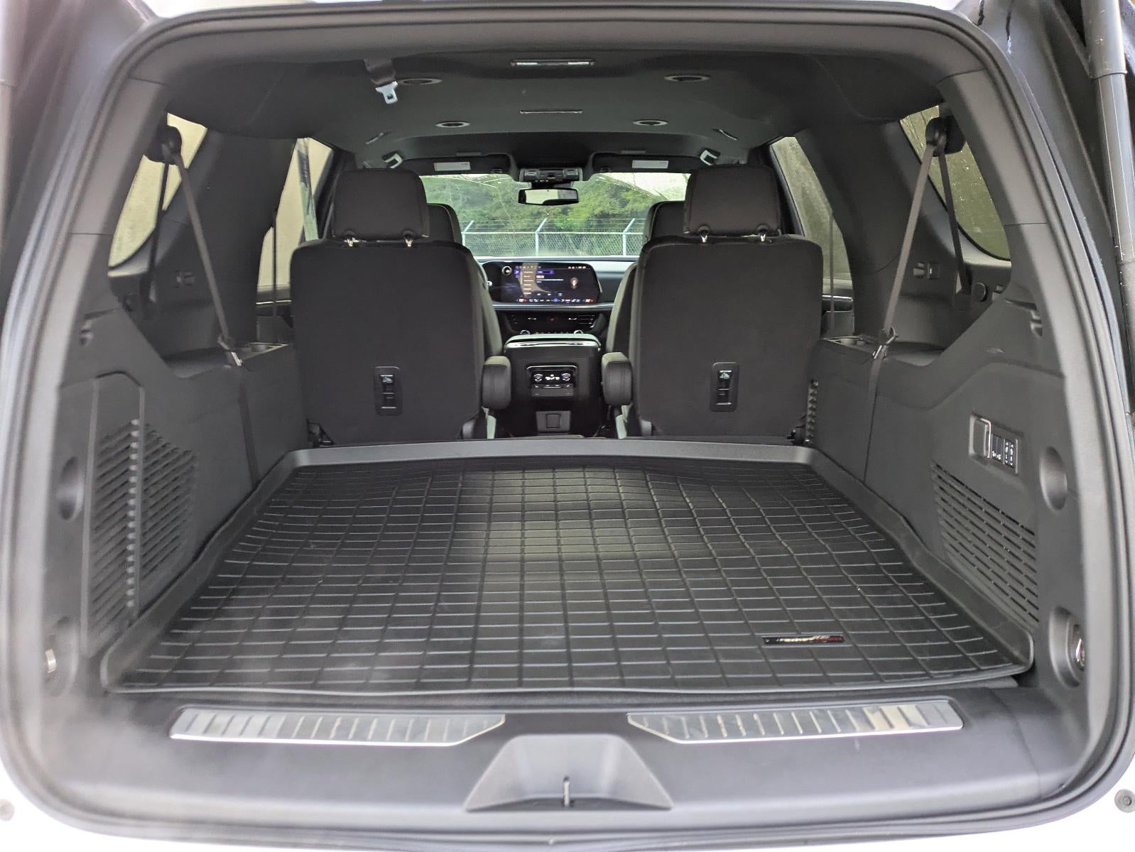 2025 Chevrolet Suburban 4WD Premier