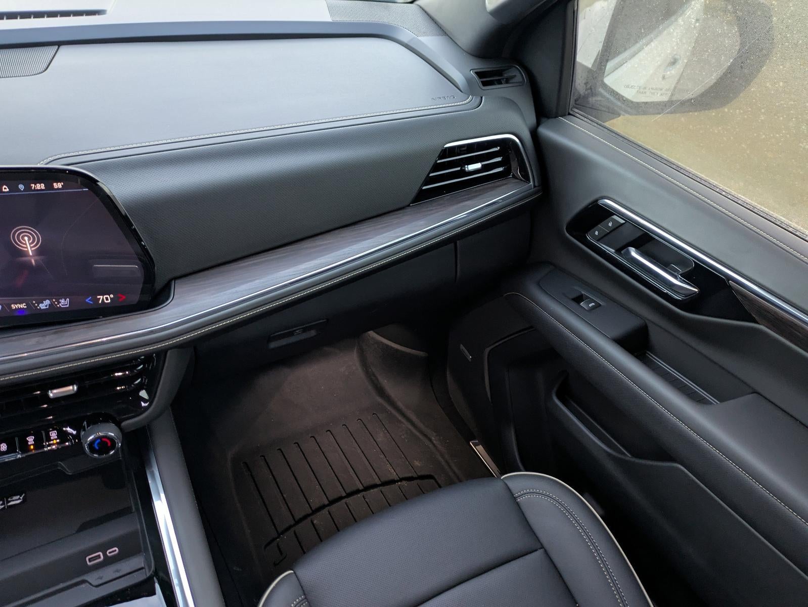 2025 Chevrolet Suburban 4WD Premier