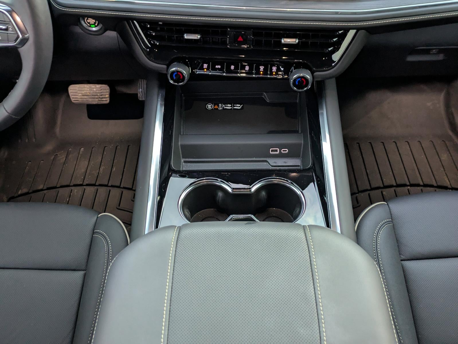 2025 Chevrolet Suburban 4WD Premier