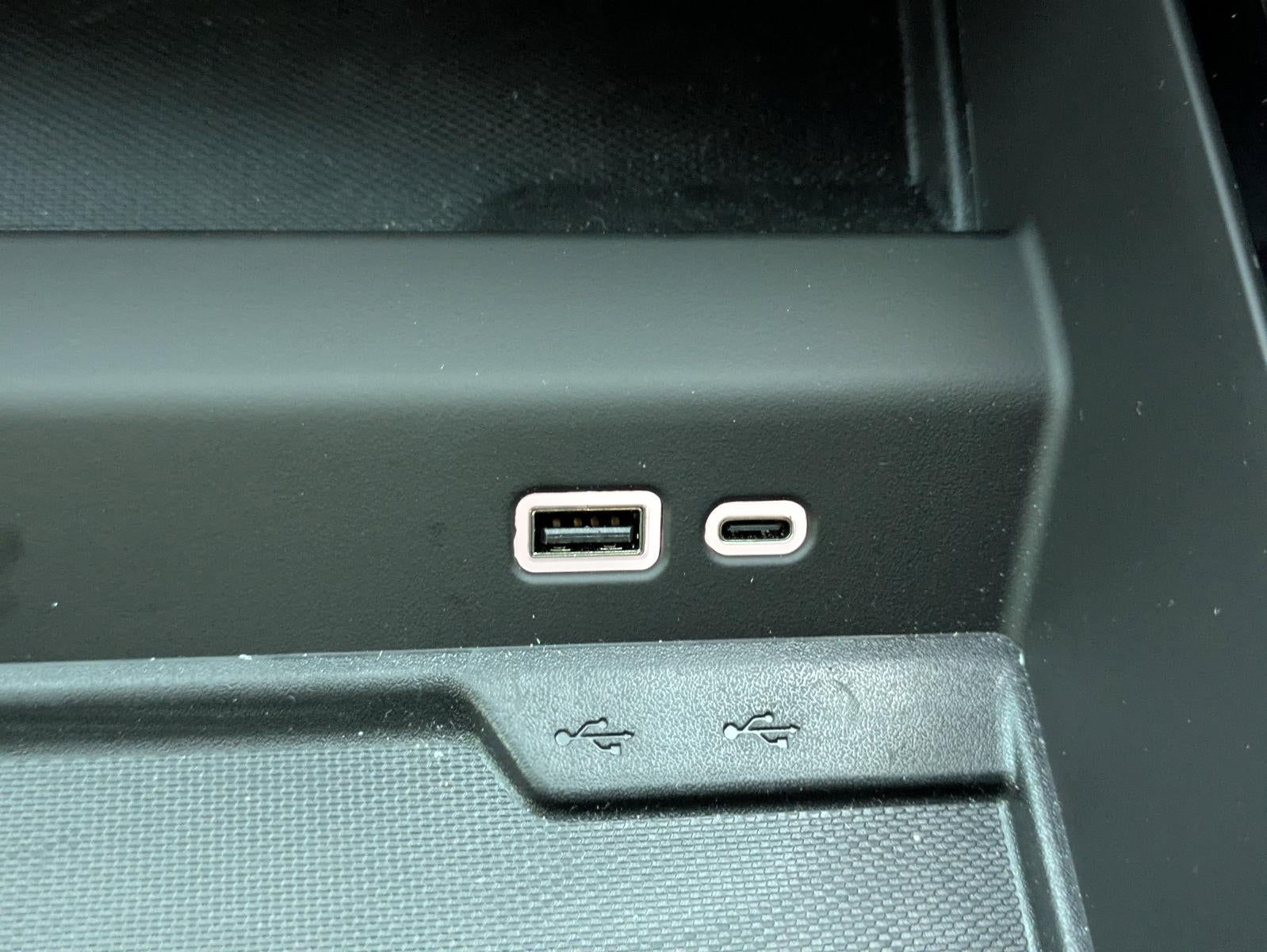 2025 Chevrolet Suburban 4WD Premier