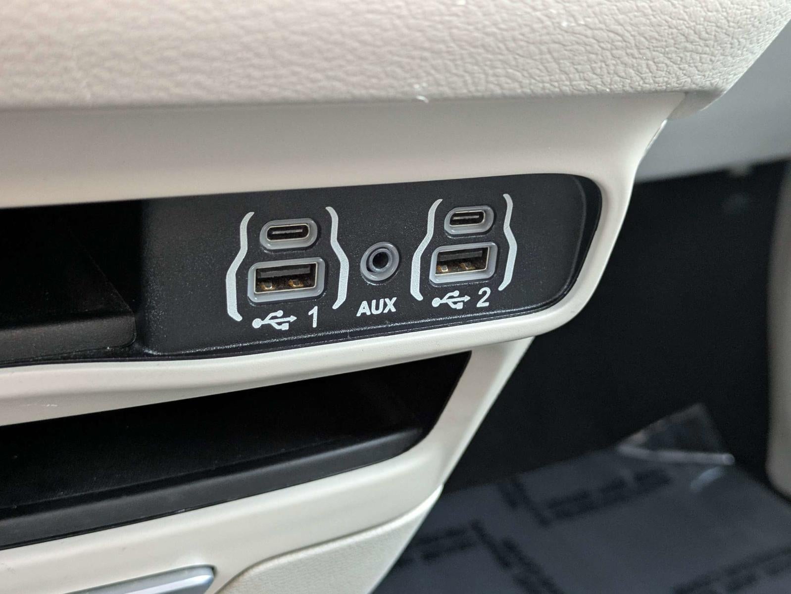 2023 Chrysler Pacifica Touring L FWD
