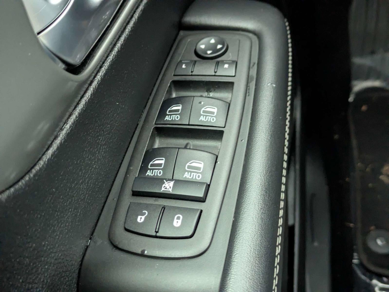 2025 Chrysler Pacifica Select FWD