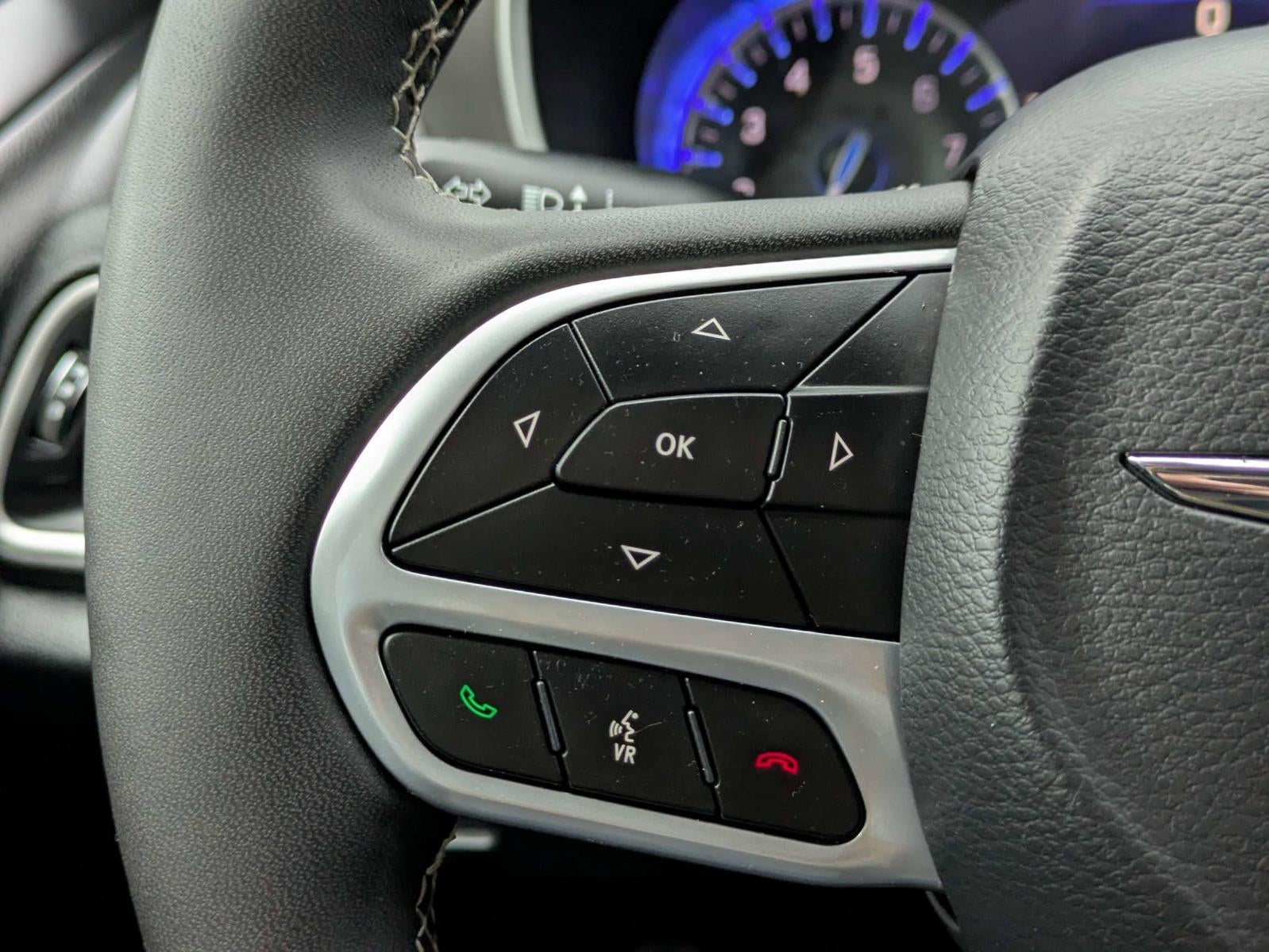 2025 Chrysler Pacifica Select FWD