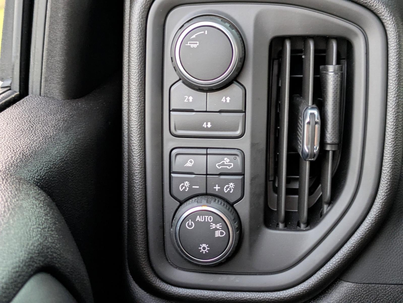2025 Chevrolet Silverado 2500 HD Crew Cab Standard Box 4-Wheel Drive Custom