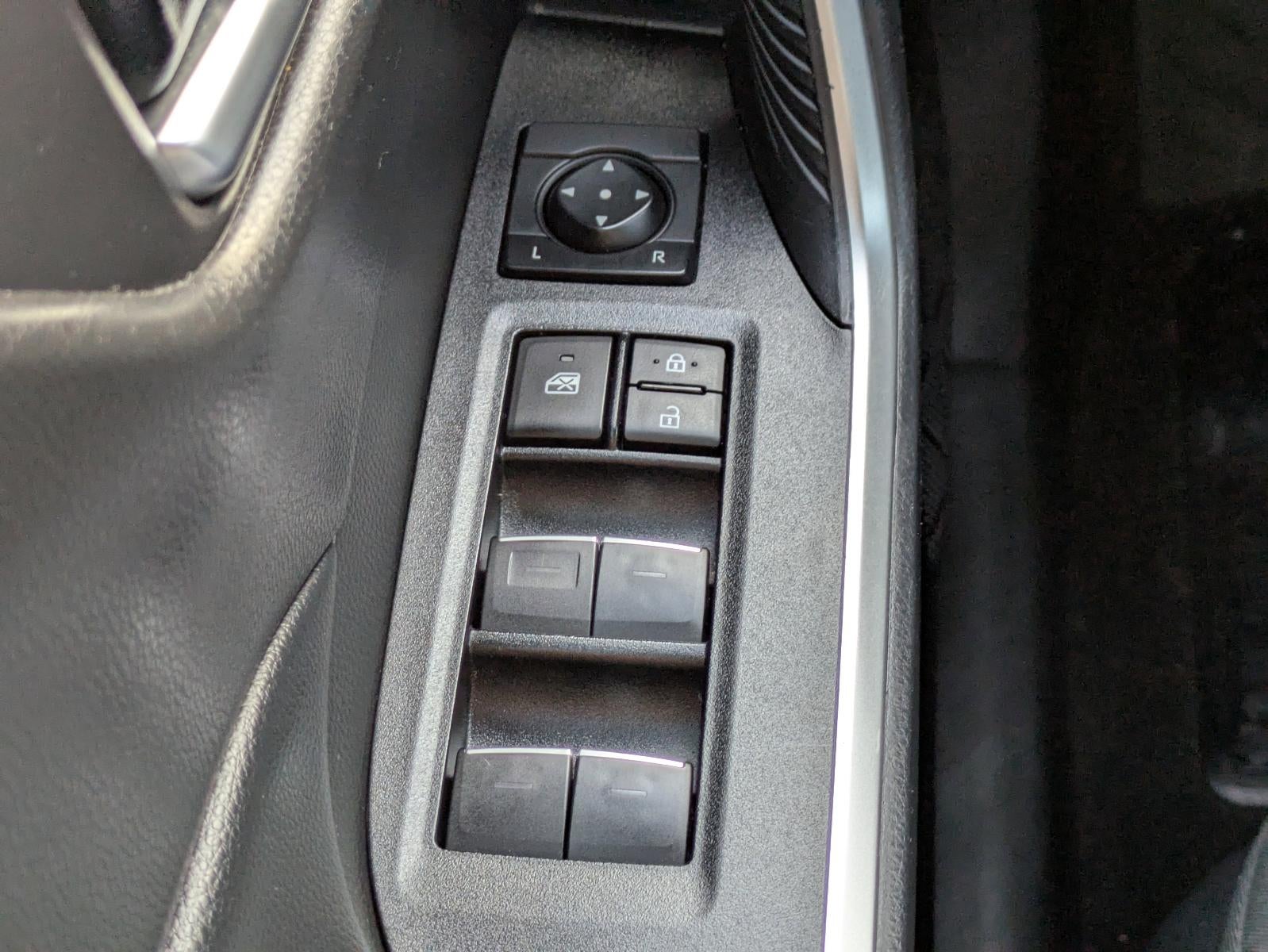 2023 Toyota RAV4 XLE FWD (GS)