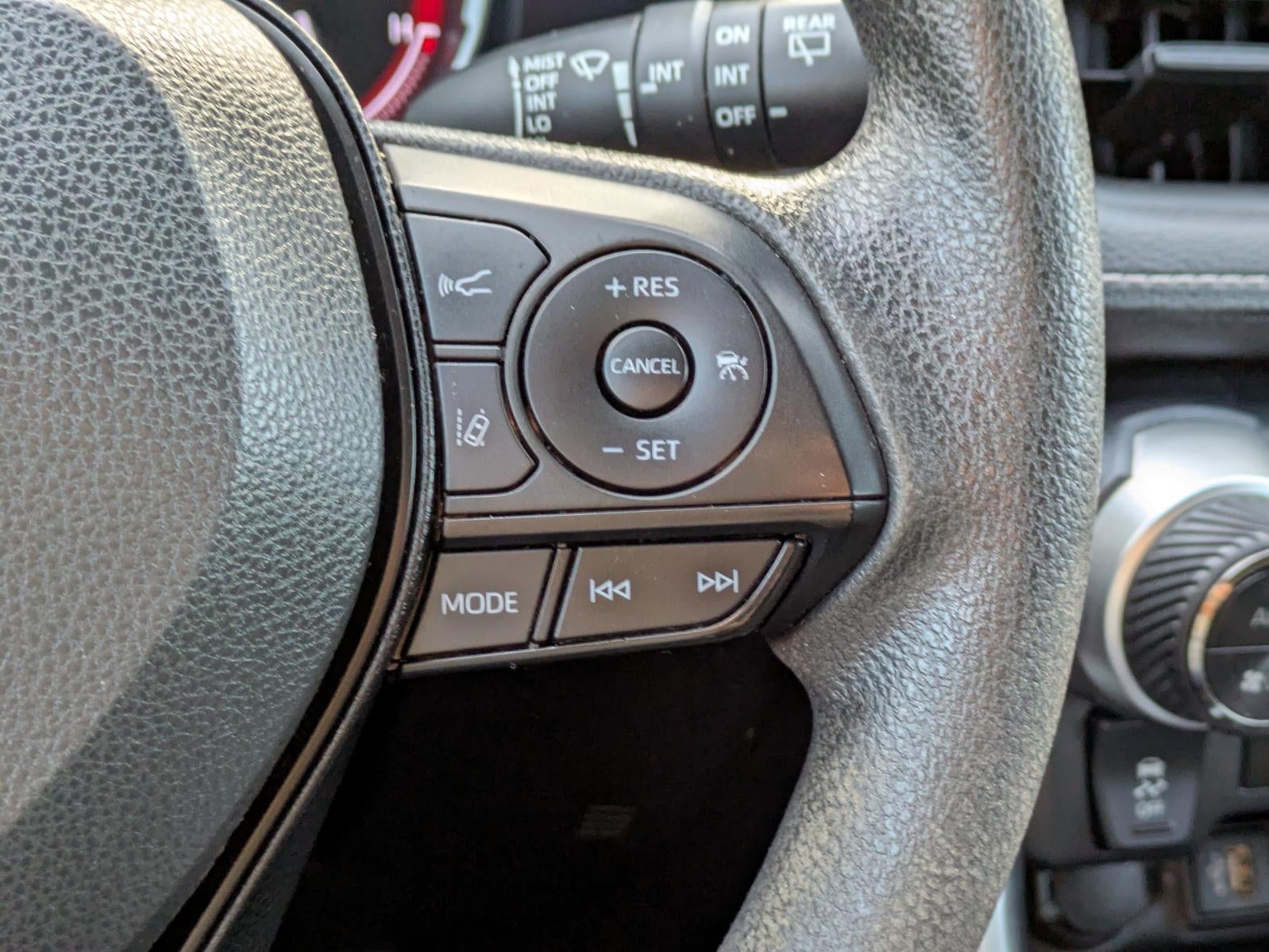 2023 Toyota RAV4 XLE FWD (GS)