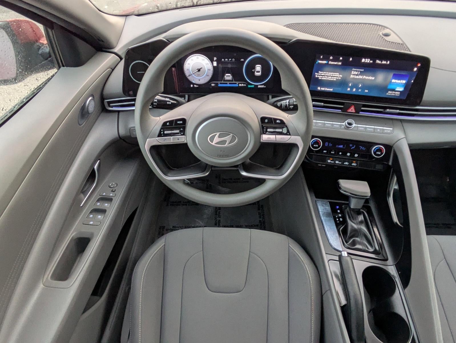 2024 Hyundai Elantra SEL IVT