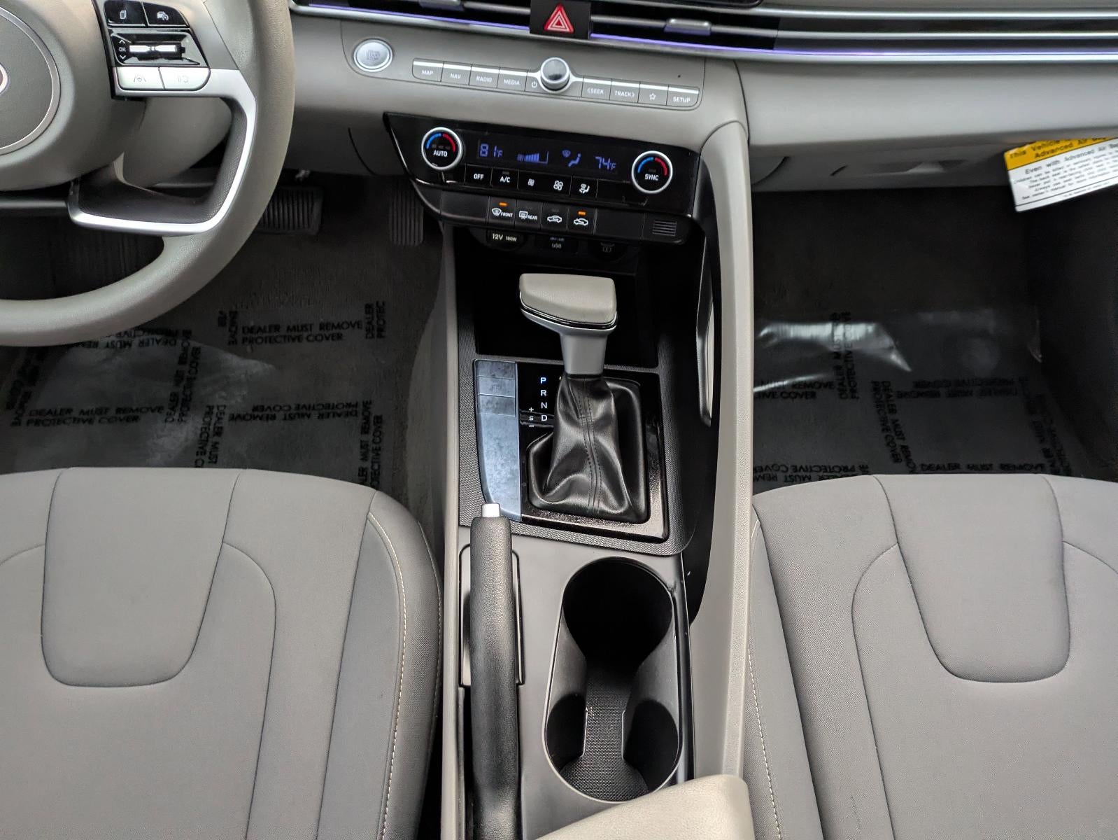 2024 Hyundai Elantra SEL IVT