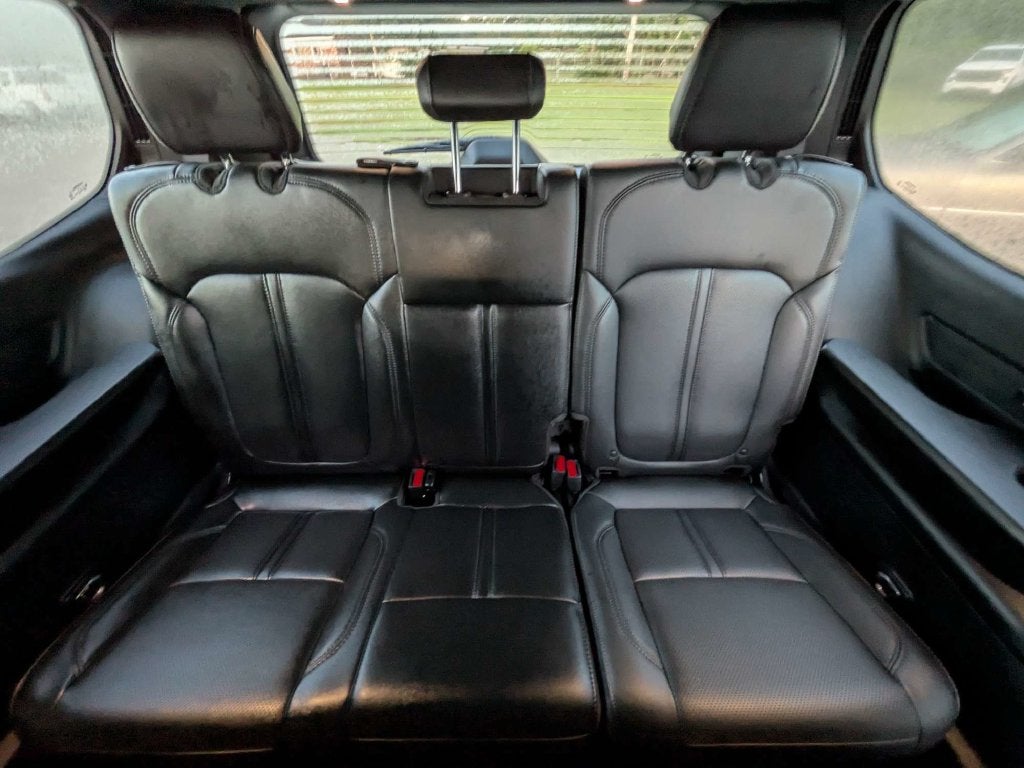 2023 Jeep Wagoneer Base
