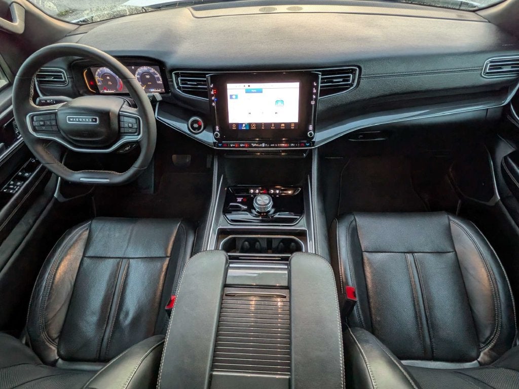 2023 Jeep Wagoneer Base
