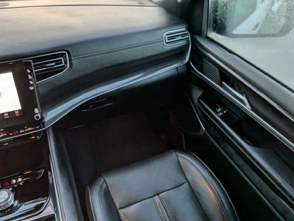 2023 Jeep Wagoneer Base