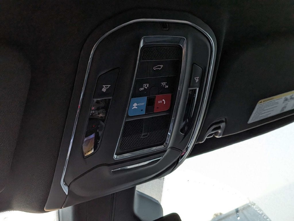 2023 Jeep Wagoneer Base