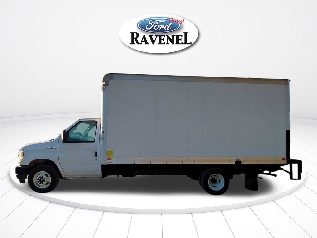2024 Ford E-350SD Base Cutaway