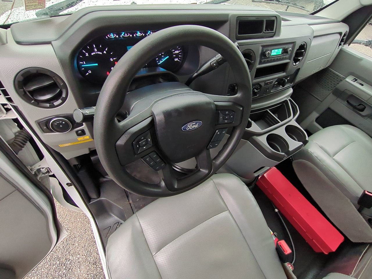 2023 Ford E-Series Cutaway Base