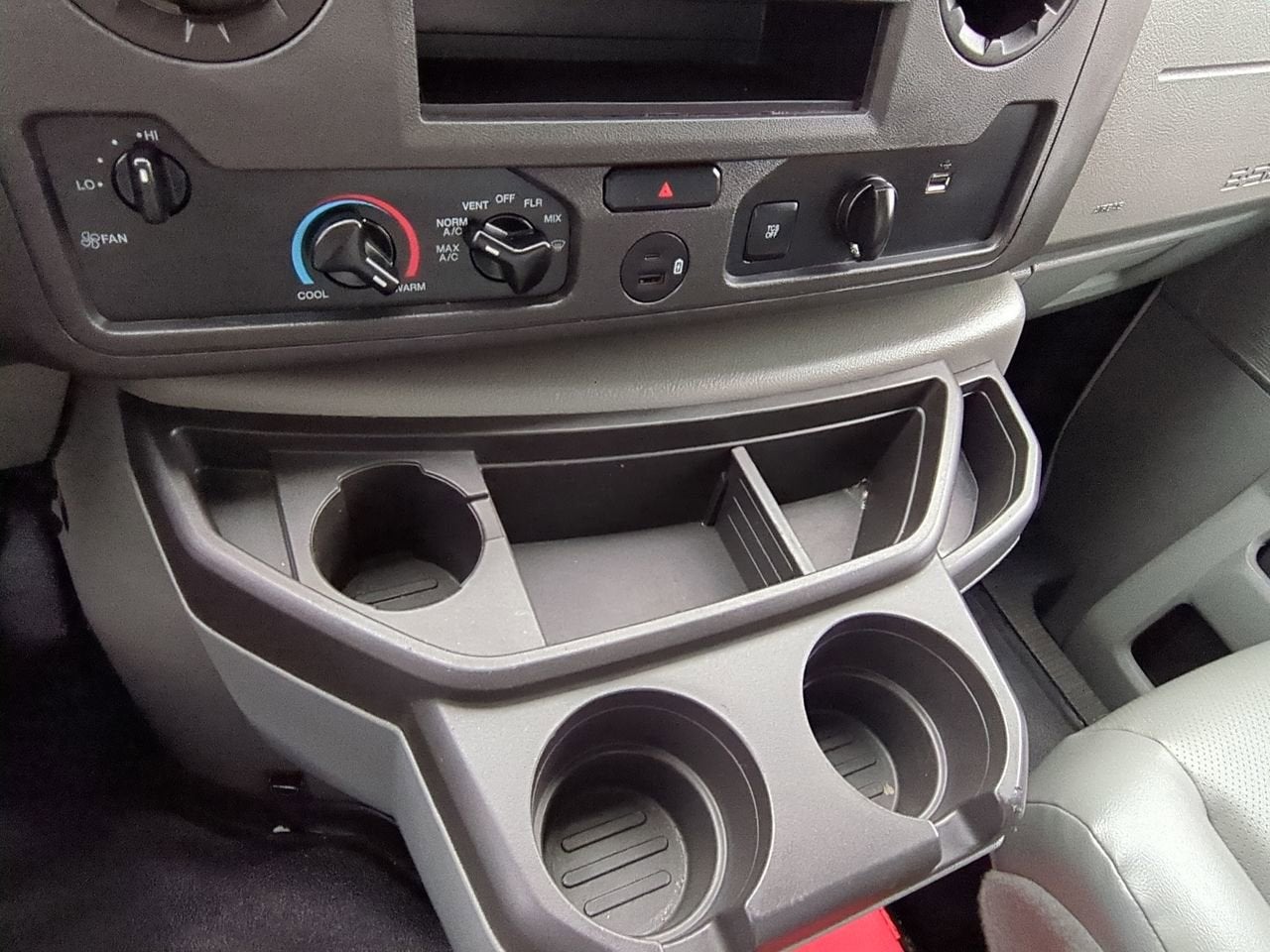 2023 Ford E-Series Cutaway Base