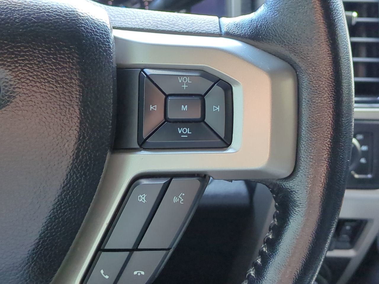 2020 Ford Super Duty F-350 DRW LARIAT