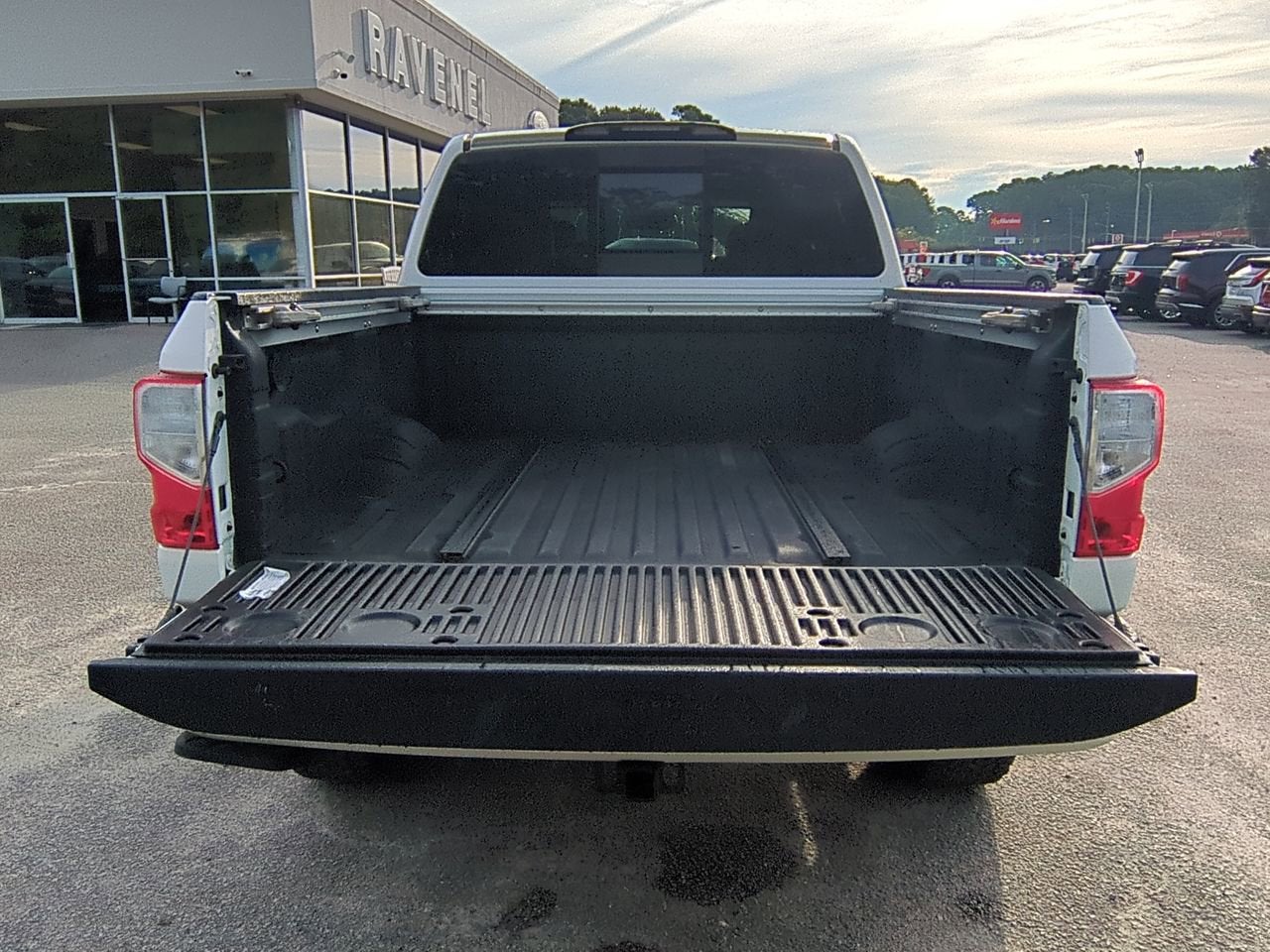 2019 Nissan Titan SL